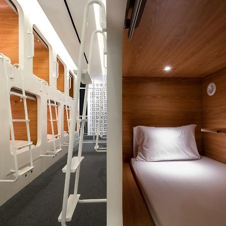 Kini Capsule Hostel Jakarta Hostel Bedden foto